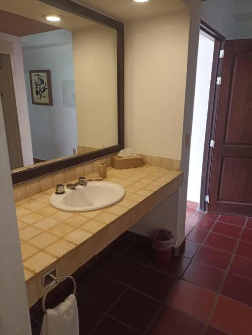 Front One Bed One Bath Fabulous Views In Zona *