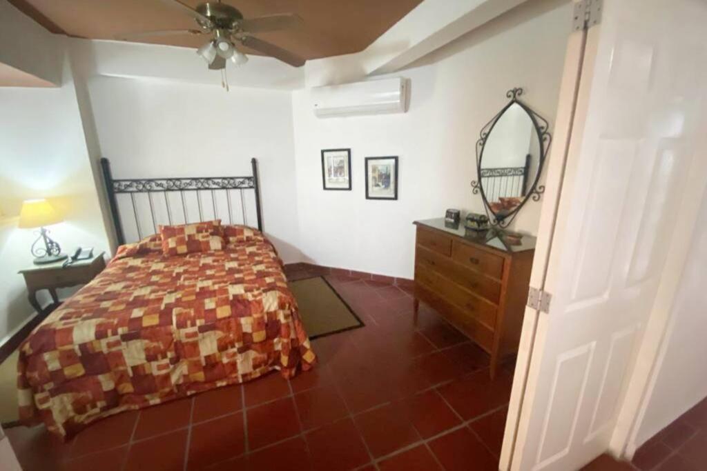Front One Bed One Bath Fabulous Views In Zona *