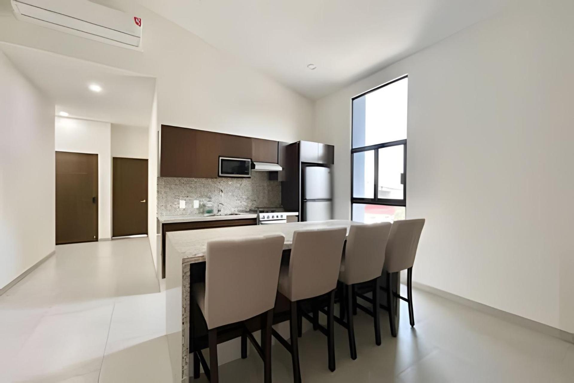 Apartment Casa Bella- 2bed, 3bath W/pool And Parking *