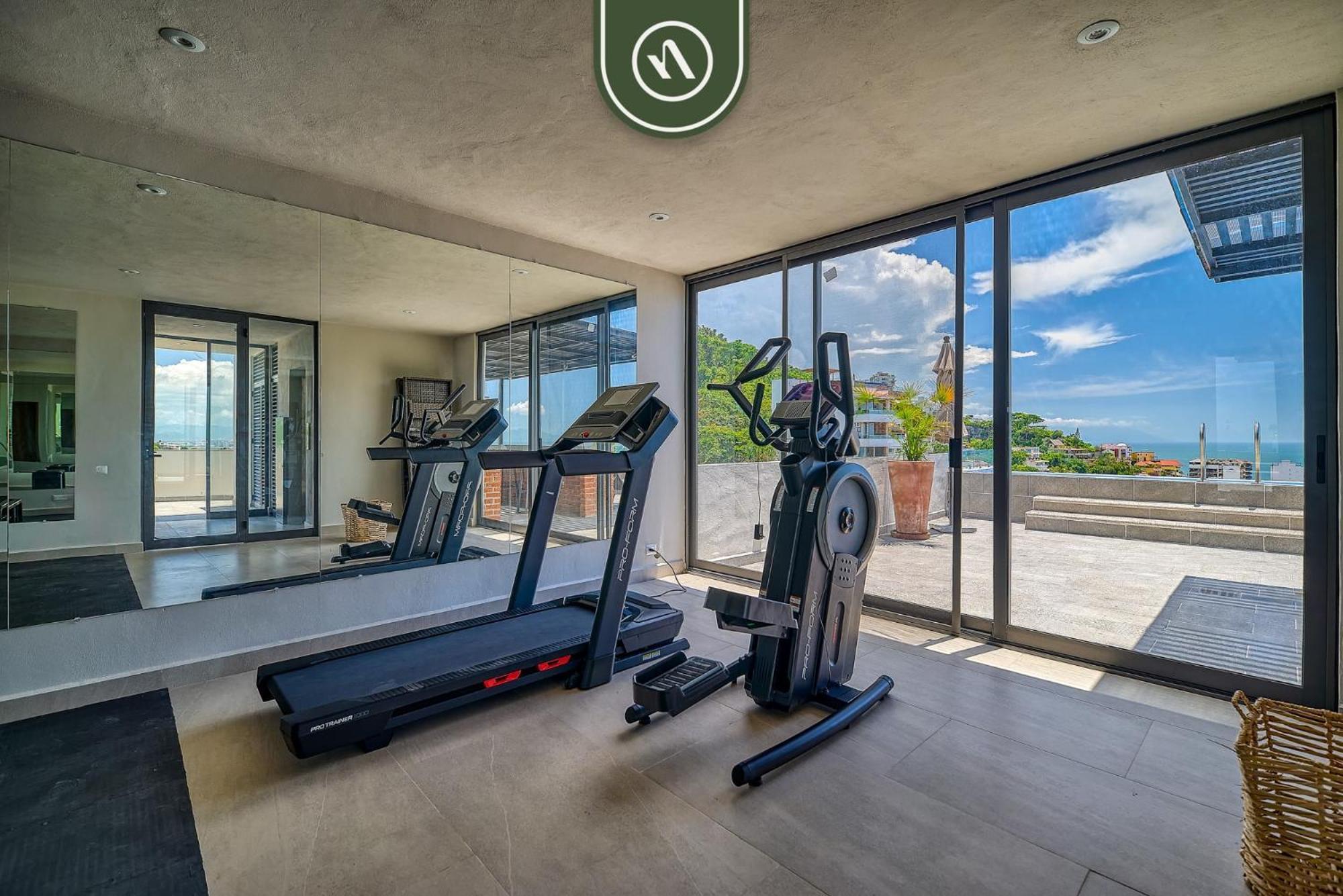 Brand New In Zona Romantica - Rooftop Pool *