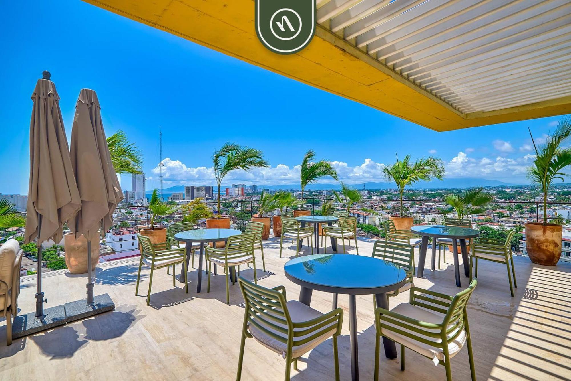 Brand New 1br Right Next To Center - Pool *
