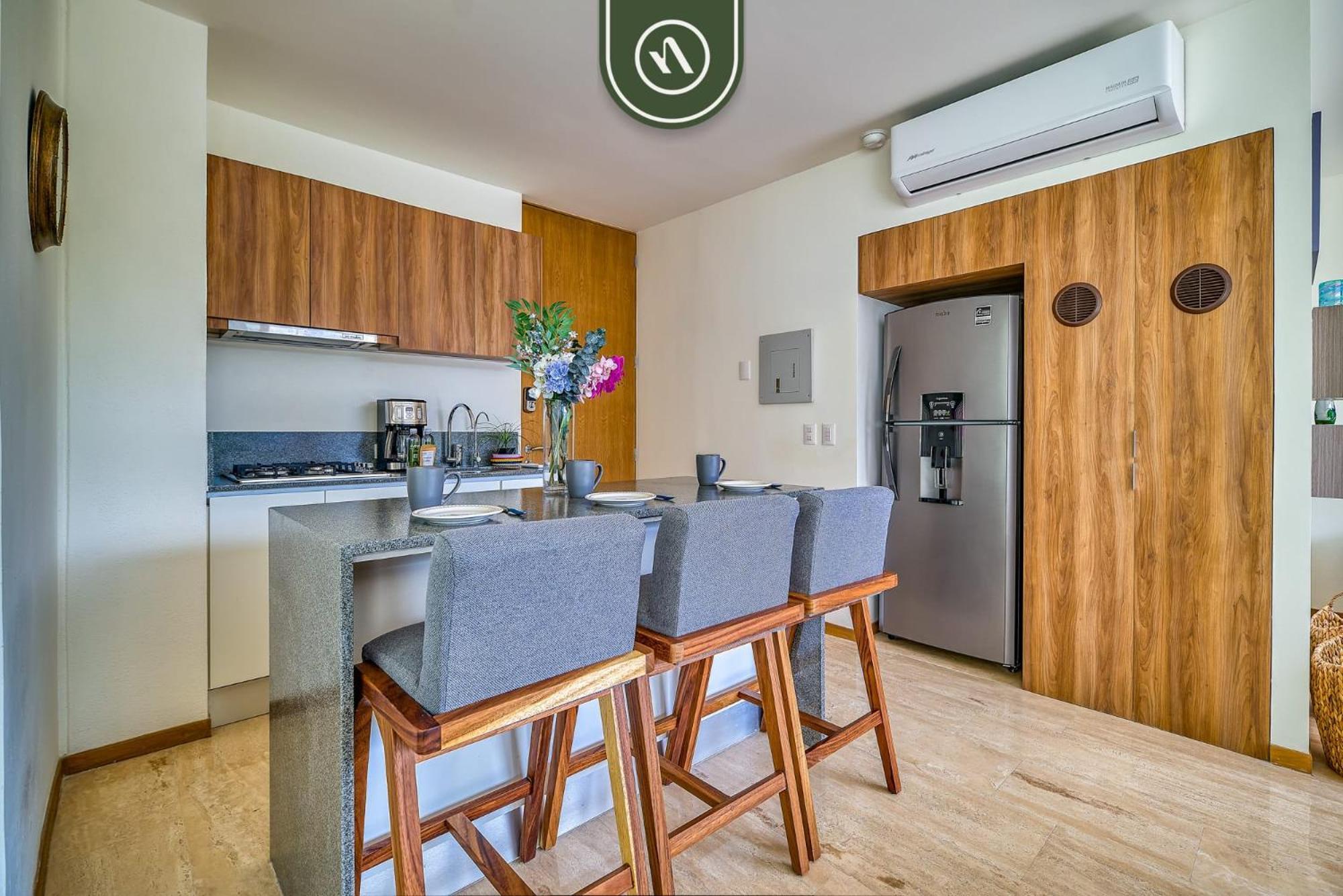 Brand New 1br Right Next To Center - Pool