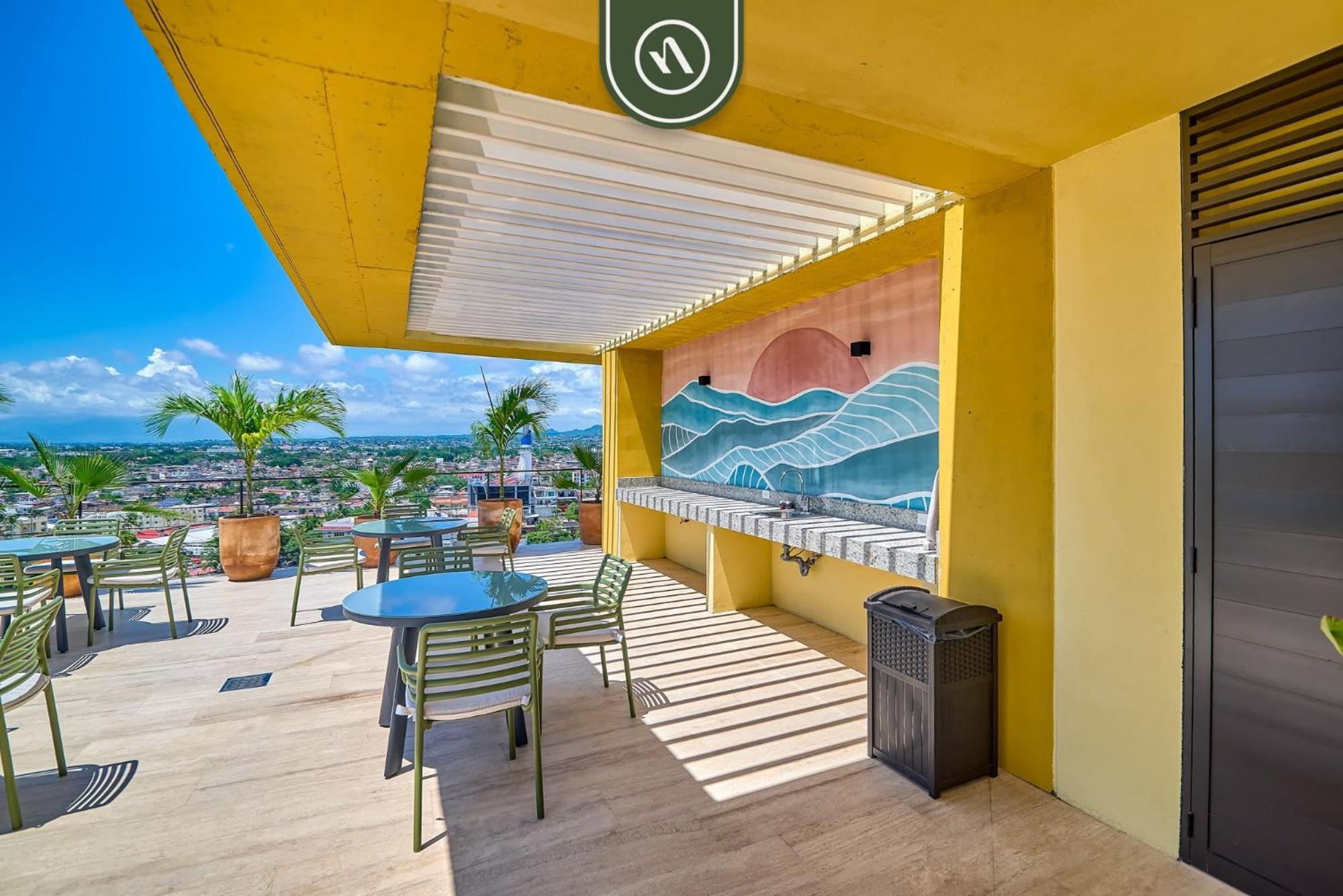Brand New 1br Right Next To Center - Pool Apartment