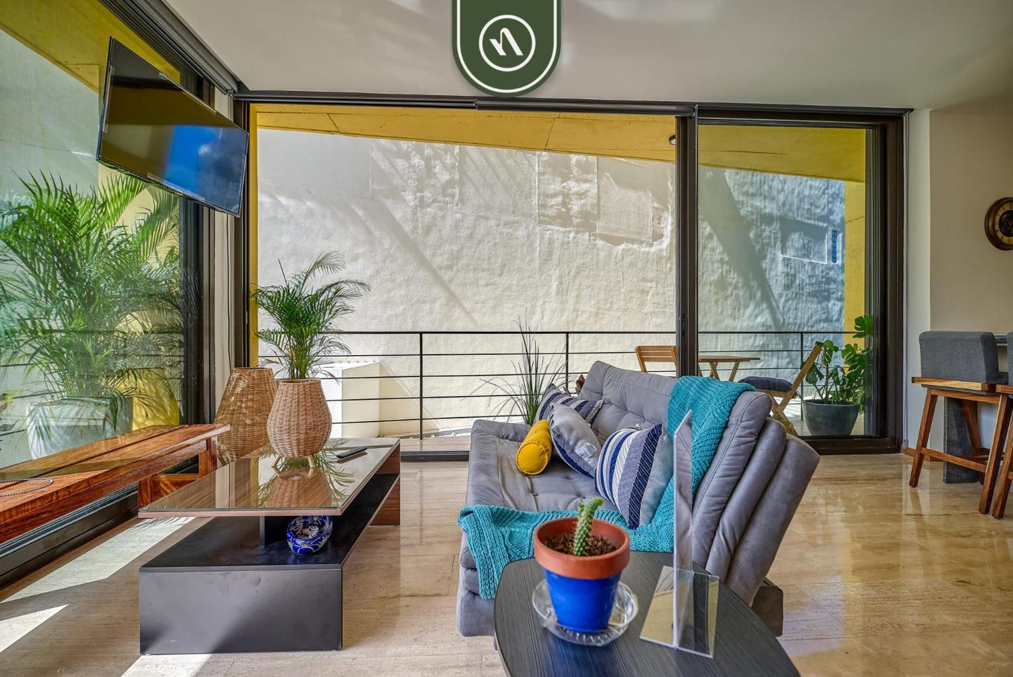 Brand New 1br Right Next To Center - Pool *