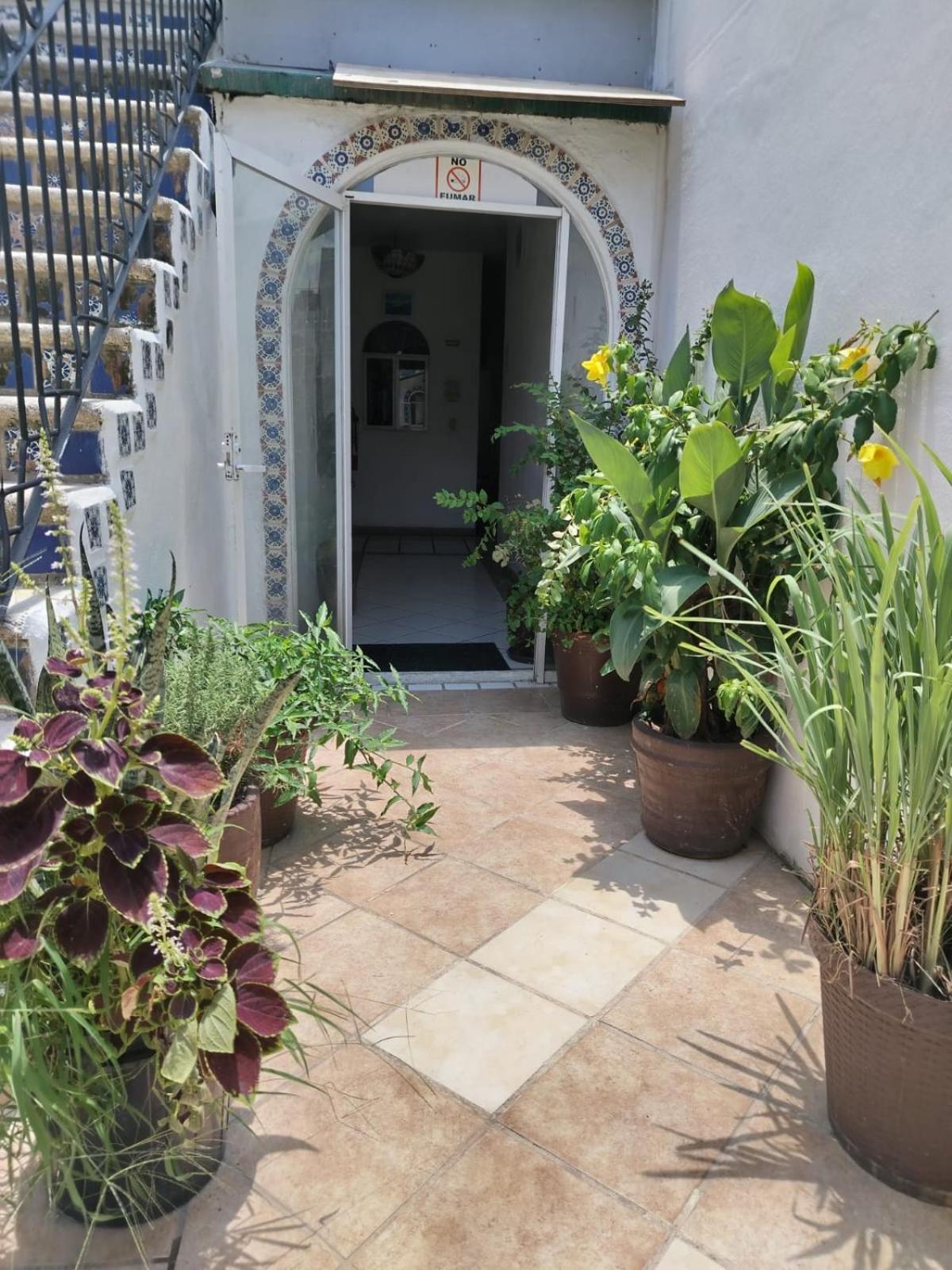 Alexandross Bed & Breakfast