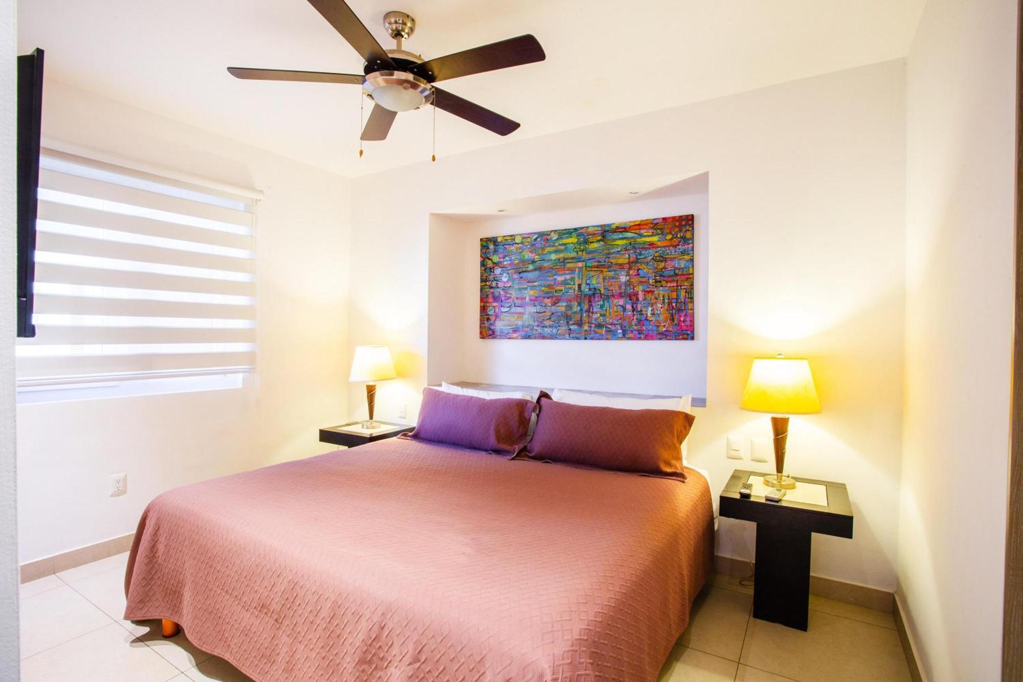 Zenith Gem | Stylish 1 Bedroom In The Romantic Zone Holiday home *
