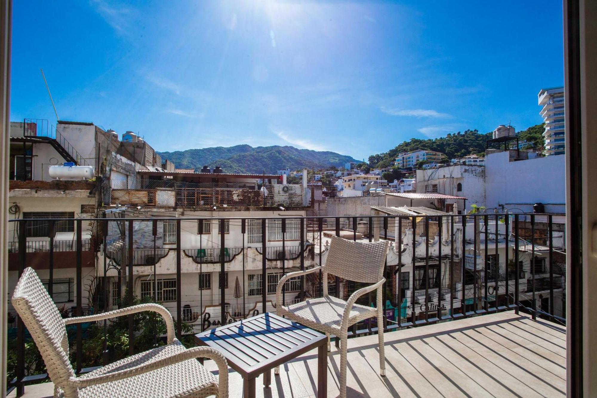 Zenith Gem | Stylish 1 Bedroom In The Romantic Zone Holiday home