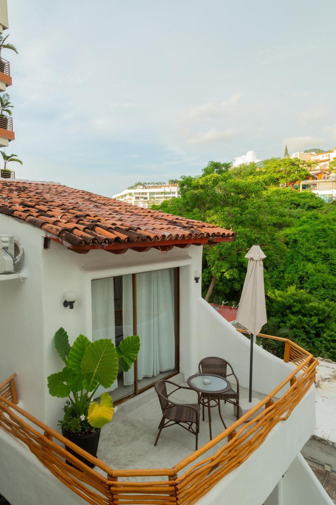 Amaca - Adults Only 4*