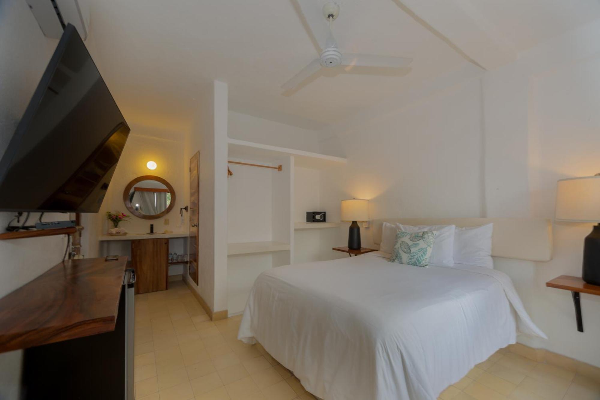 Amaca - Adults Only 4*