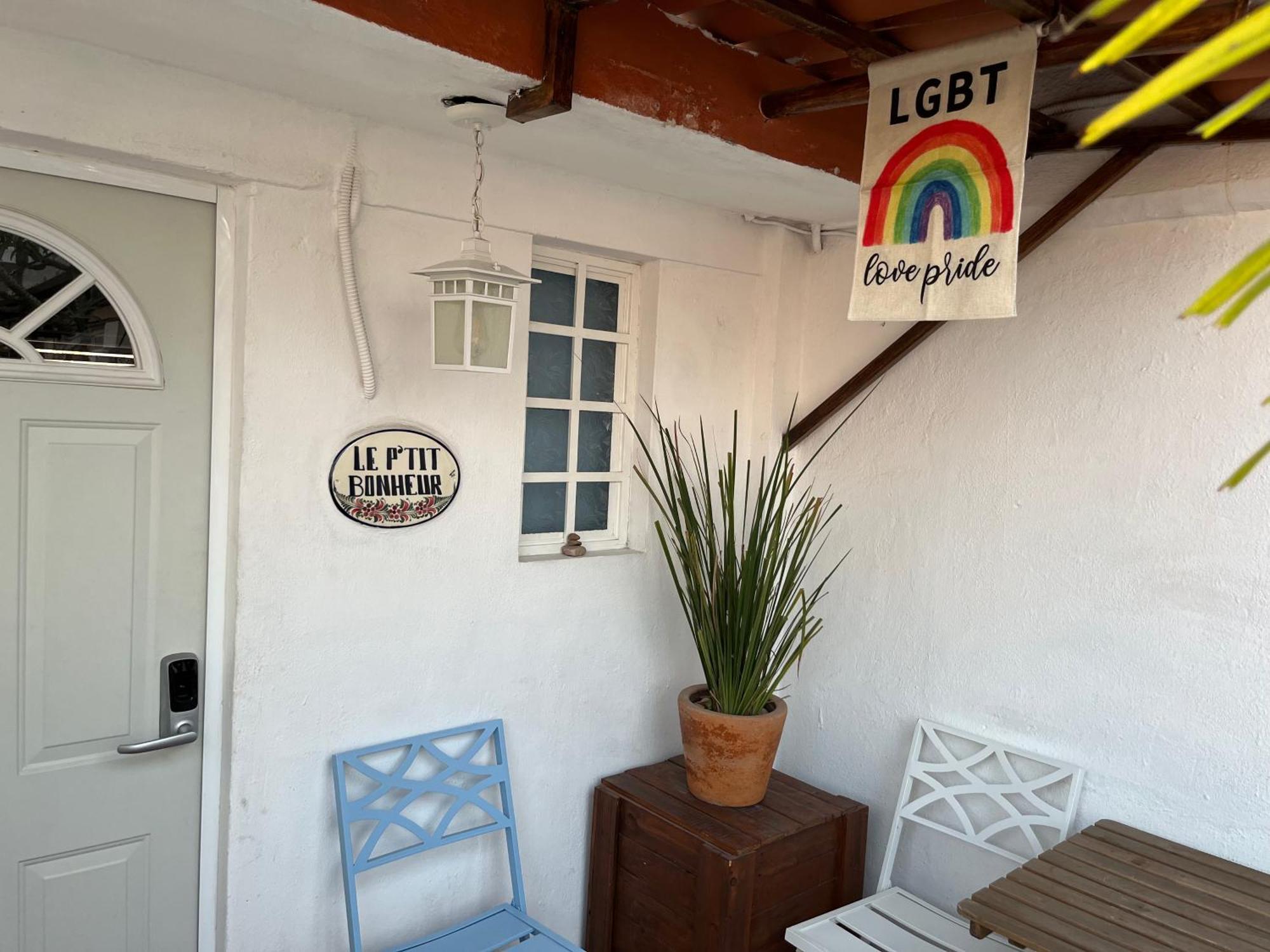 Le Petit Bonheur Terrace - Private Calm And View Apartment