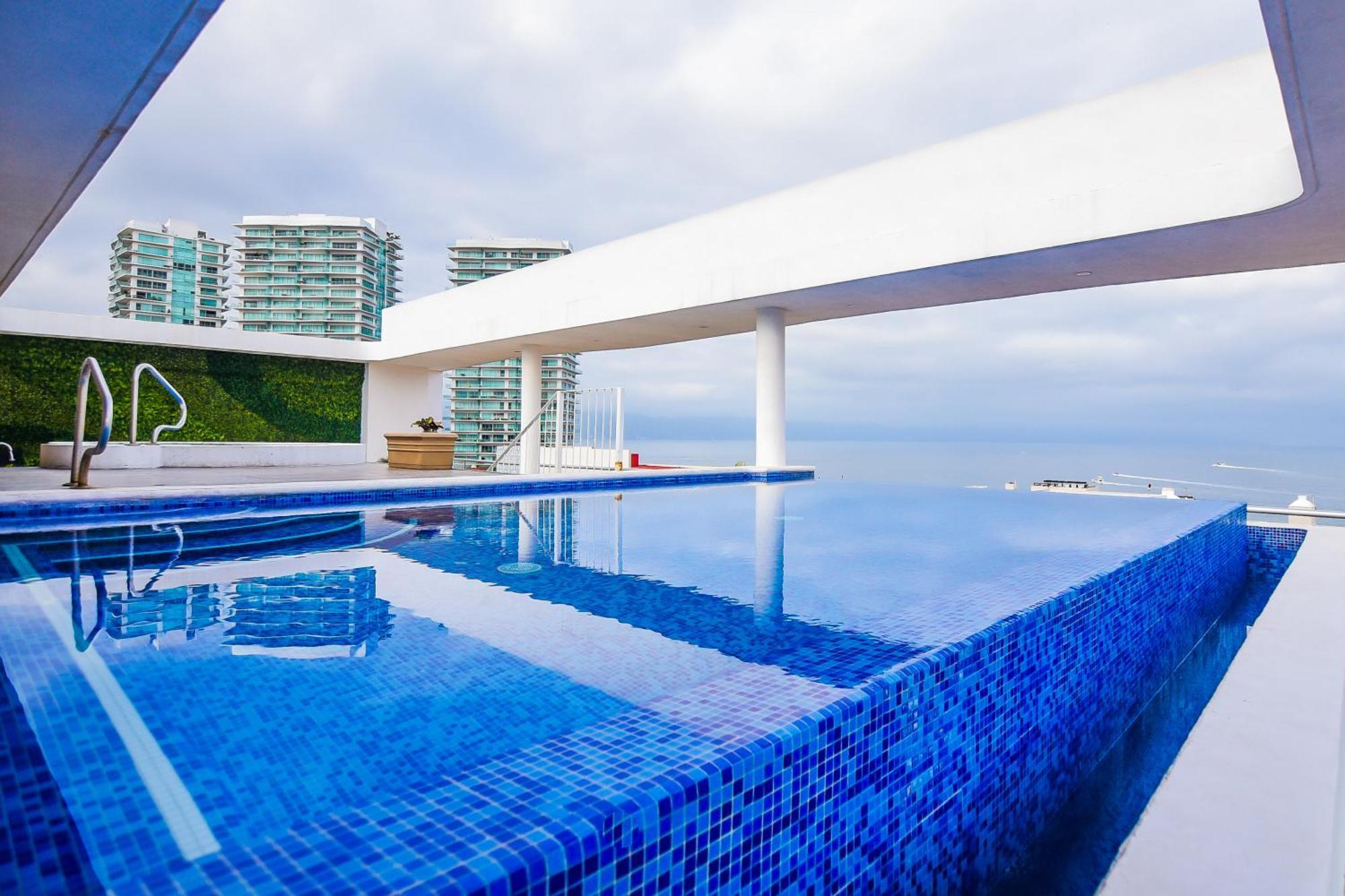 New Roof Pool Hot Tub Lounge Playa De Oro View