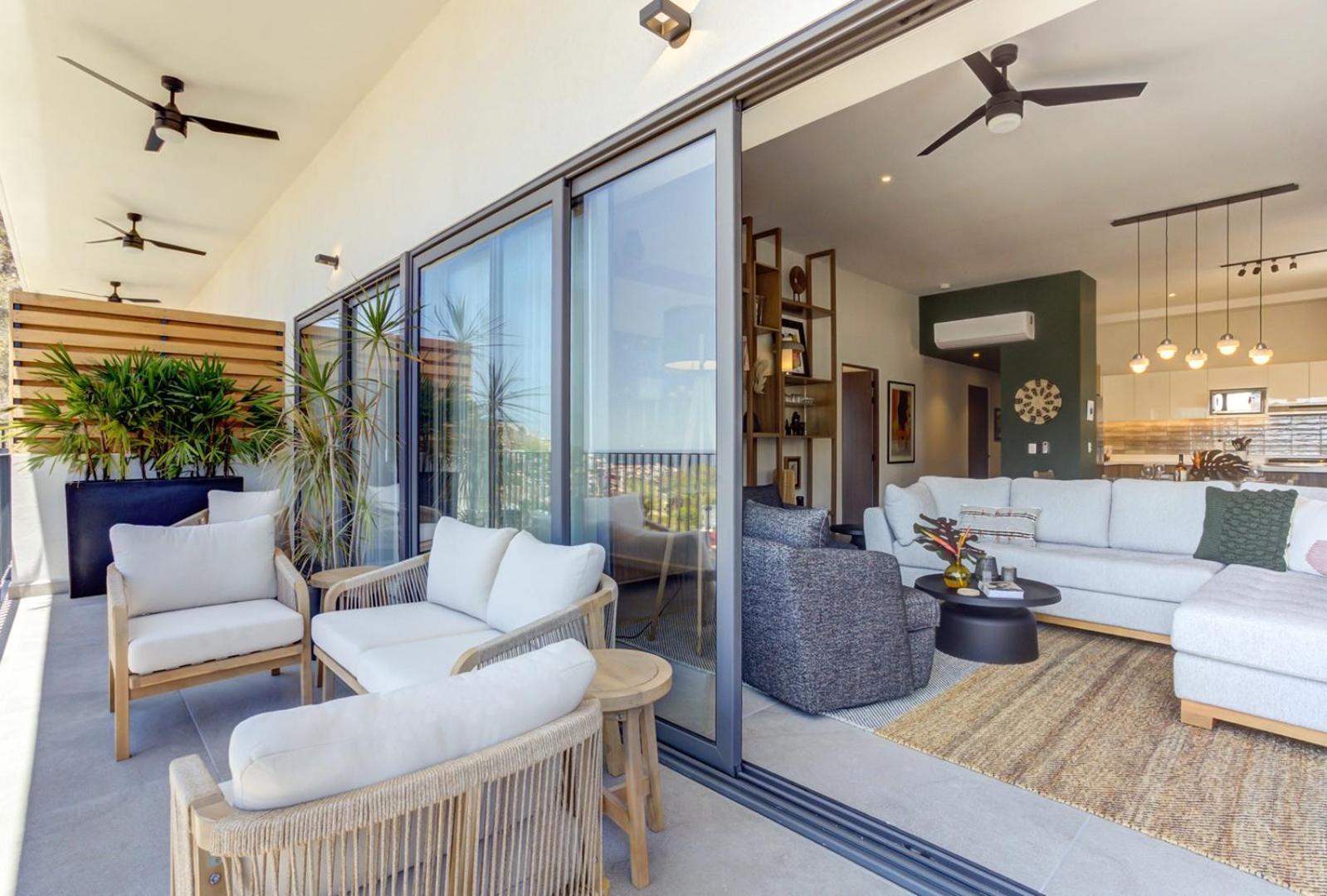Oasis Luxury Penthouse 3 Bed With Views, Pools
