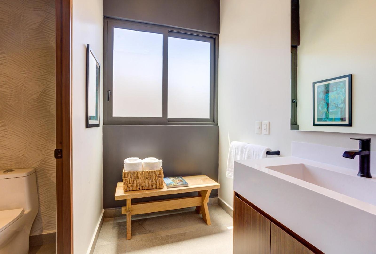 Oasis Luxury Penthouse 3 Bed With Views, Pools