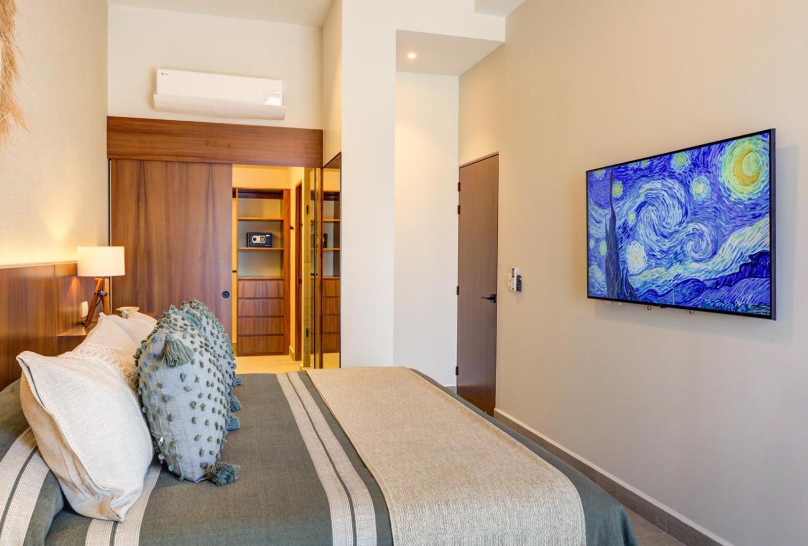 Oasis Luxury Penthouse 3 Bed With Views, Pools *