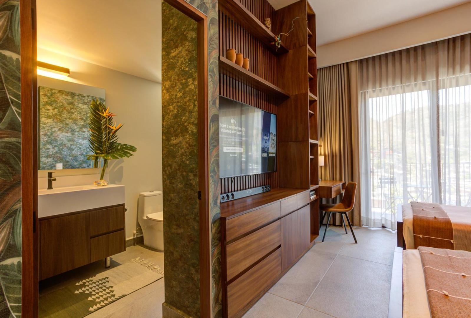 Oasis Luxury Penthouse 3 Bed With Views, Pools Apartment *