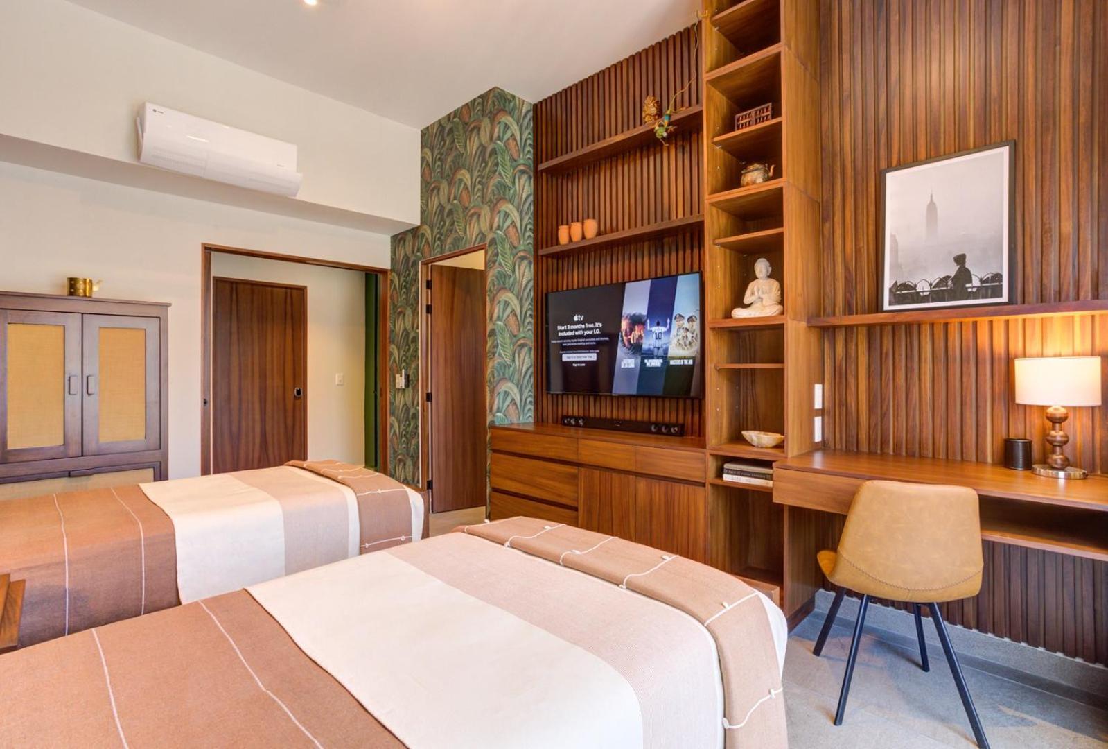 Oasis Luxury Penthouse 3 Bed With Views, Pools *