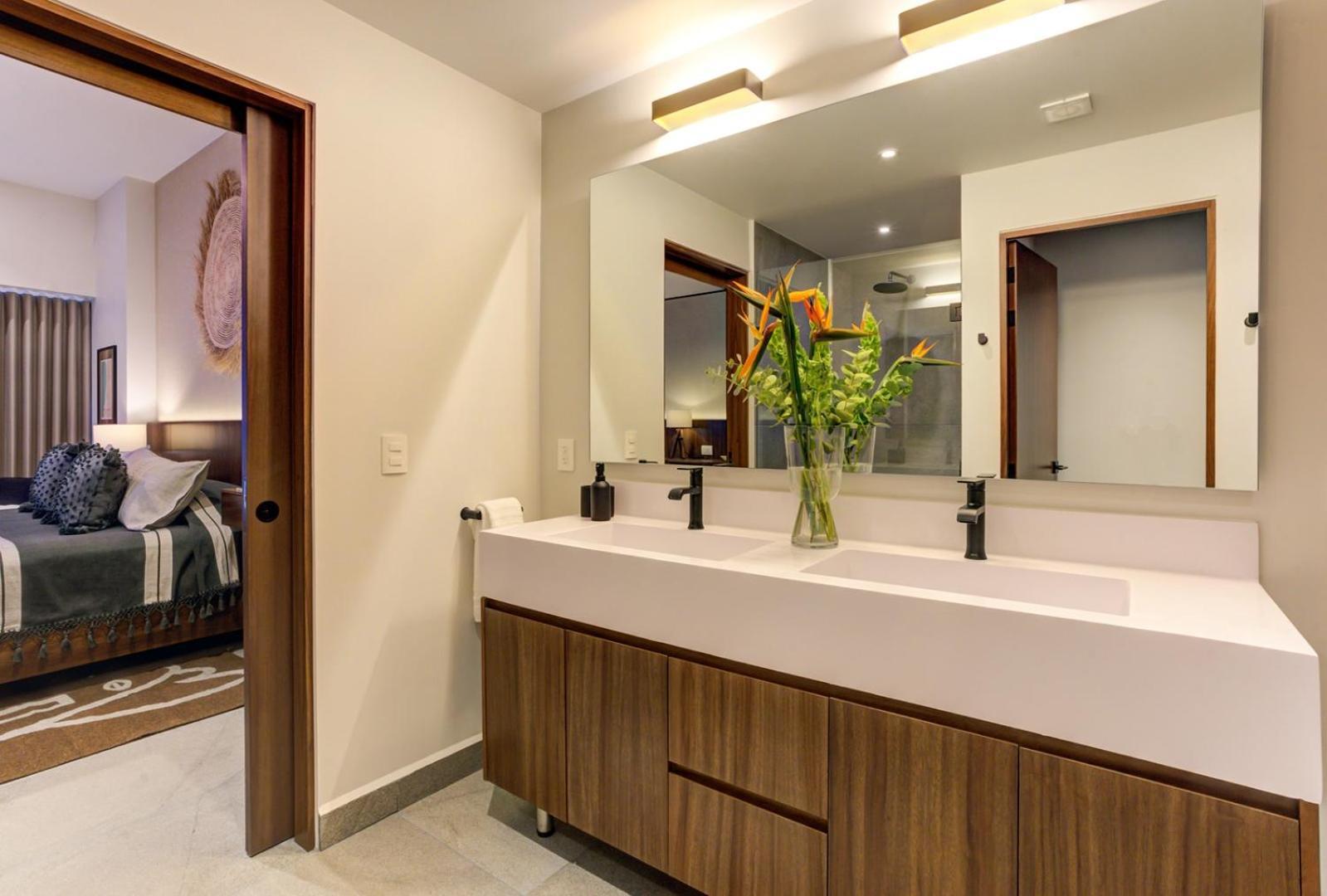 Oasis Luxury Penthouse 3 Bed With Views, Pools
