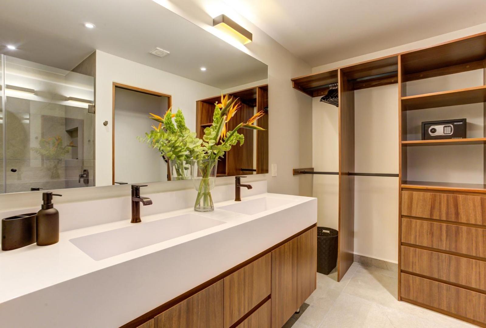 Oasis Luxury Penthouse 3 Bed With Views, Pools * Puerto Vallarta