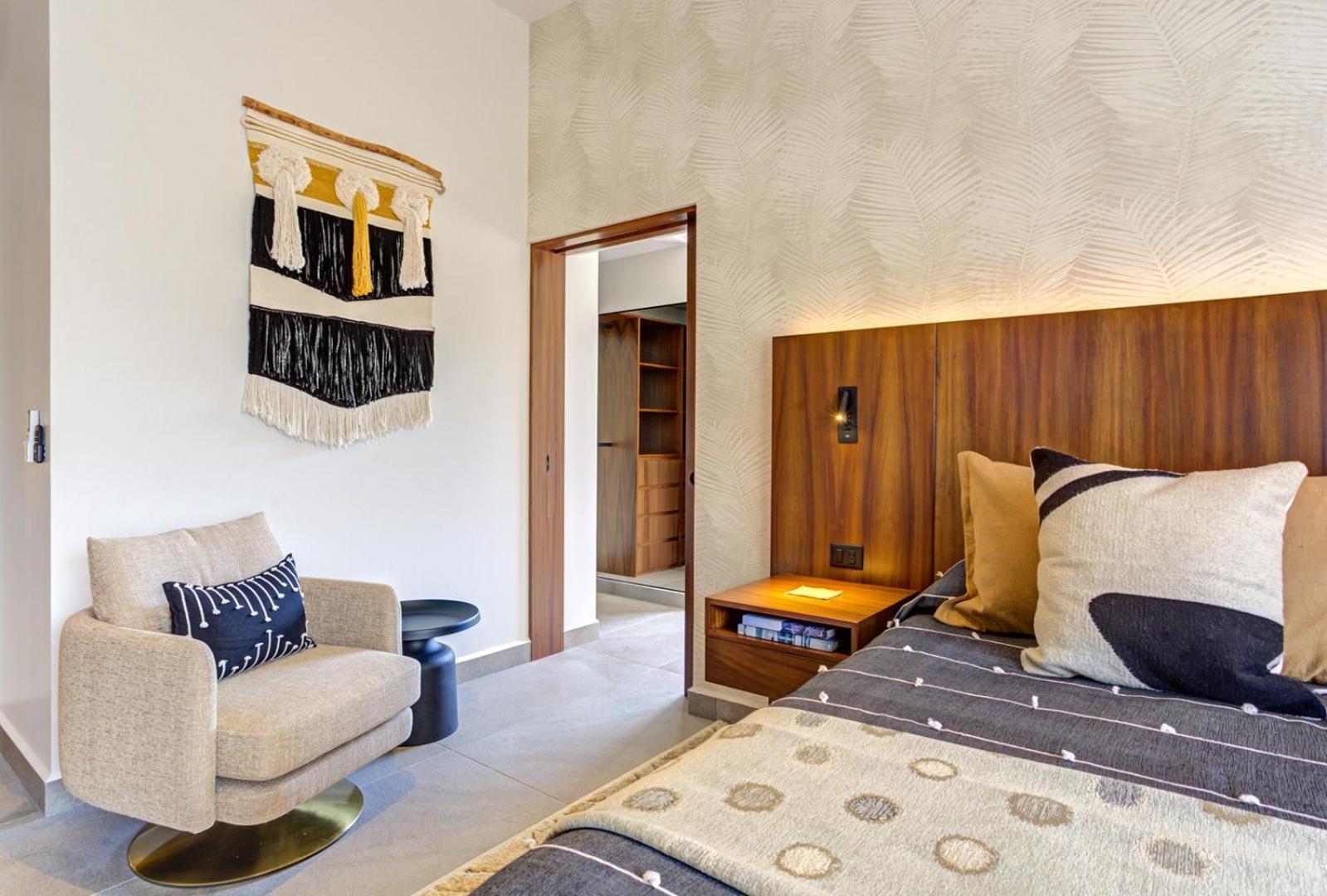 Oasis Luxury Penthouse 3 Bed With Views, Pools Apartment *