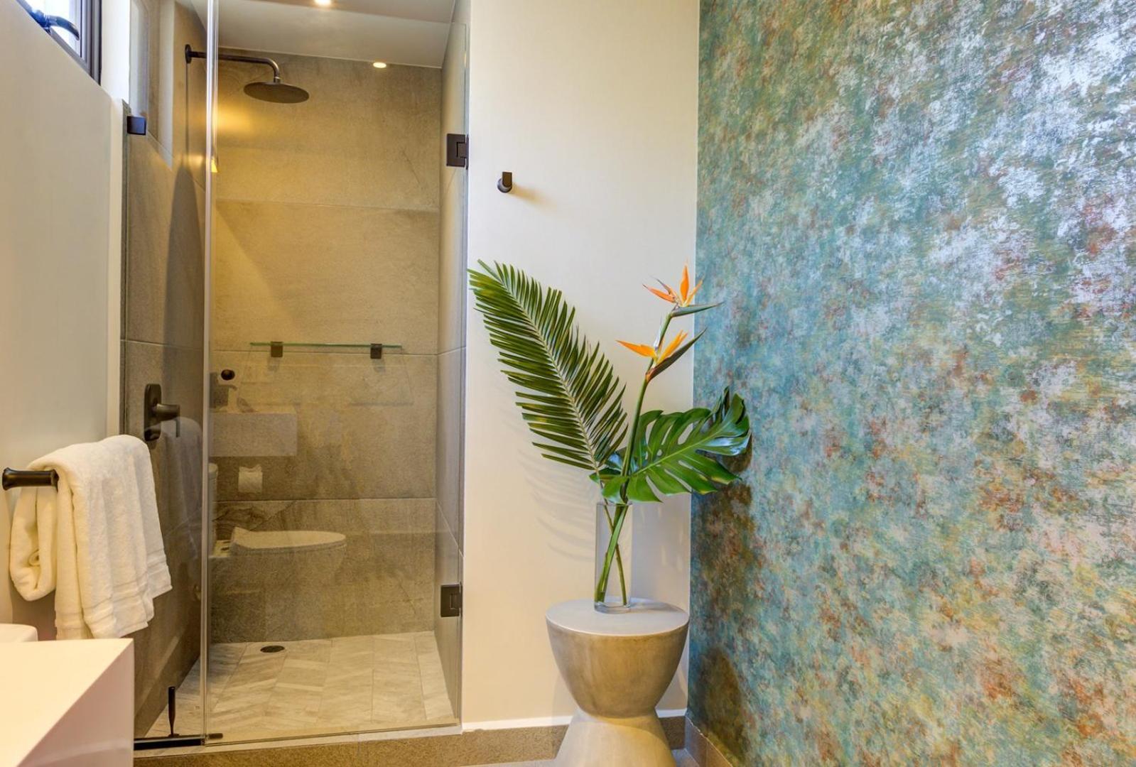 Apartment Oasis Luxury Penthouse 3 Bed With Views, Pools *