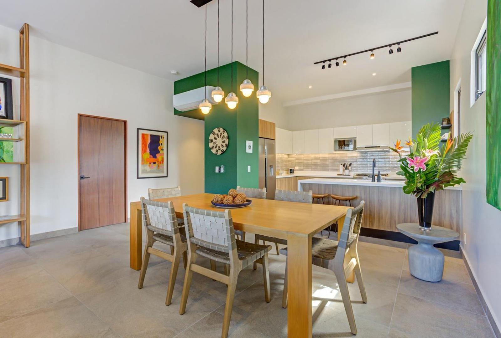 Oasis Luxury Penthouse 3 Bed With Views, Pools