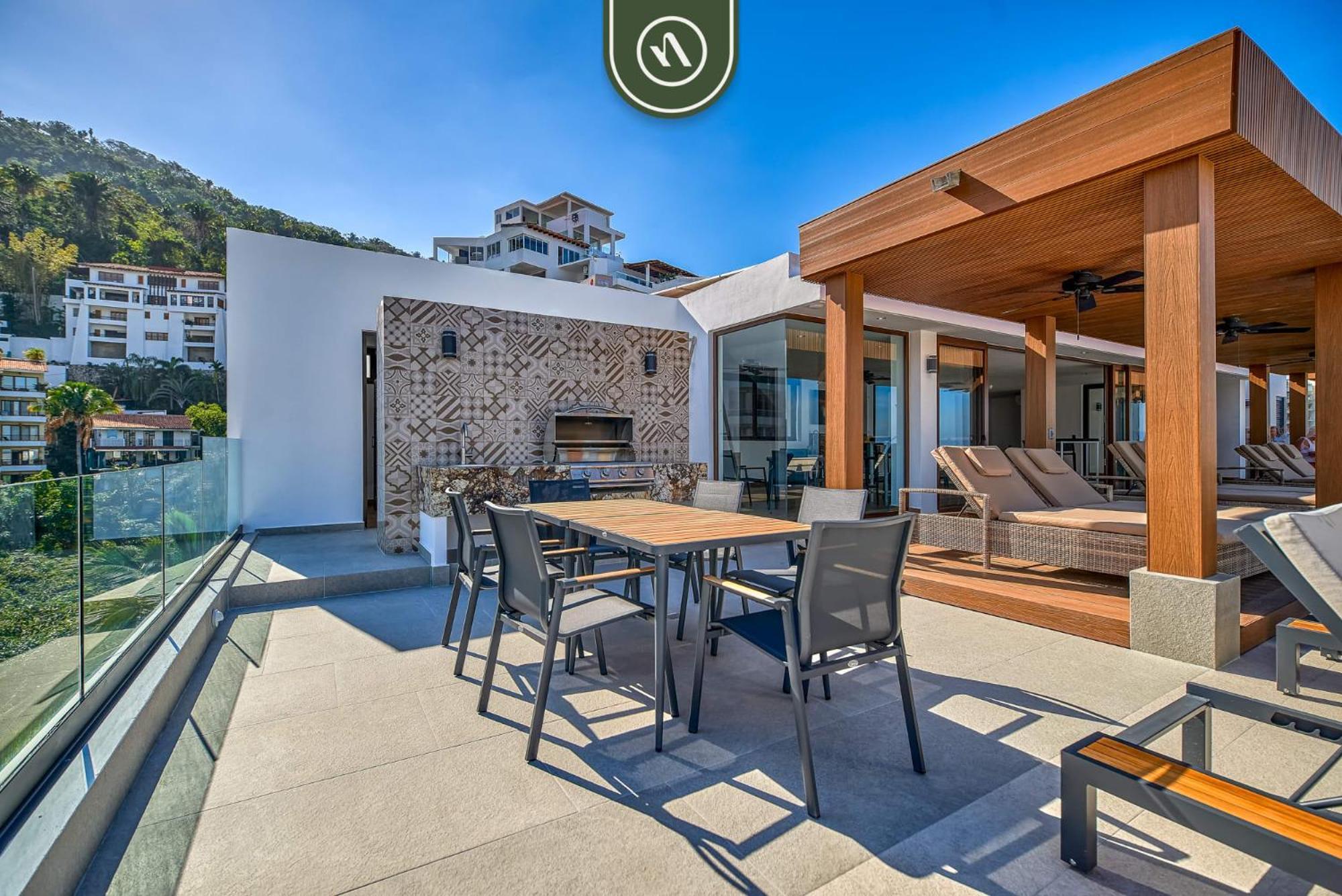 With Oceanview - 2br - Rooftop Pool