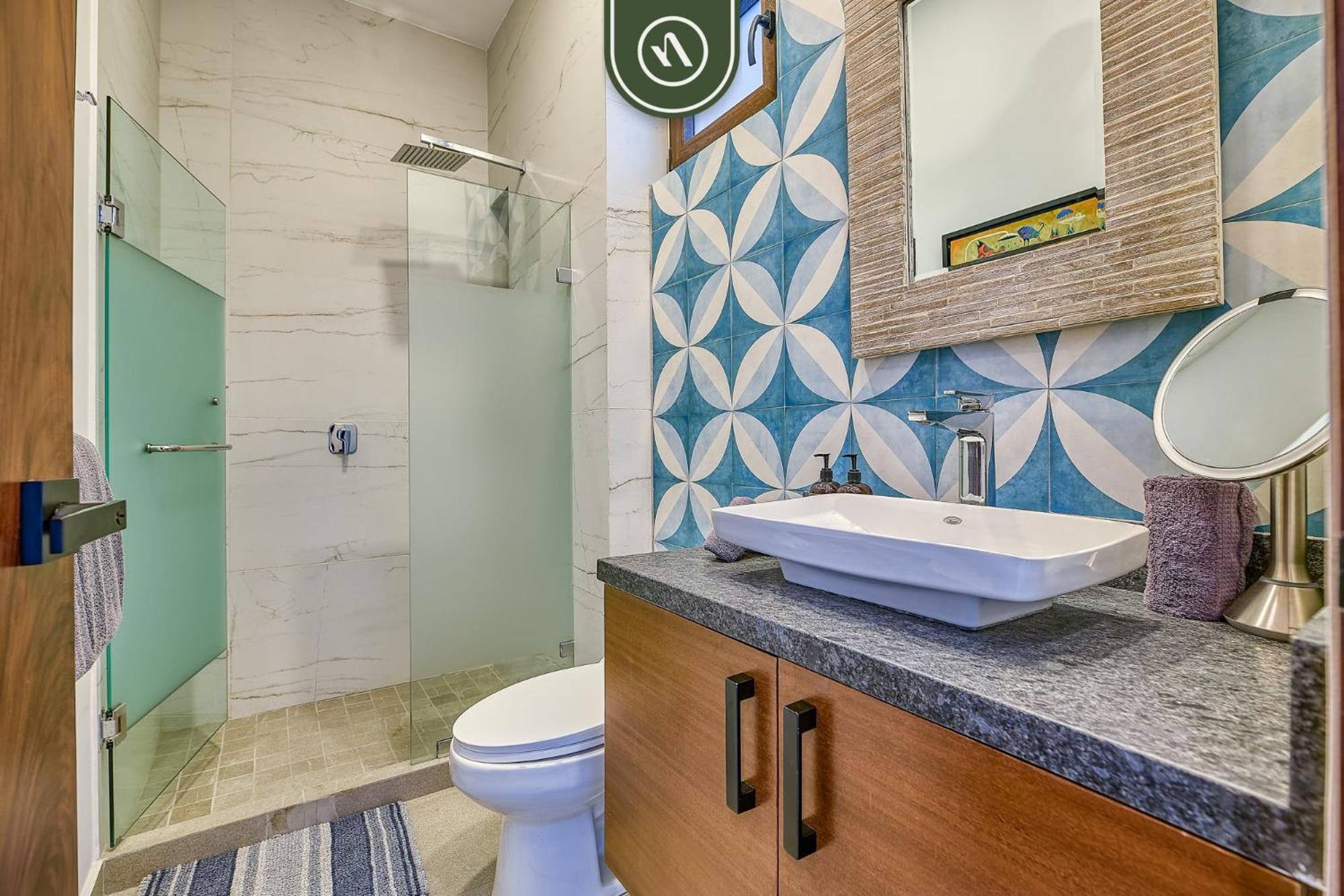 With Oceanview - 2br - Rooftop Pool Apartment