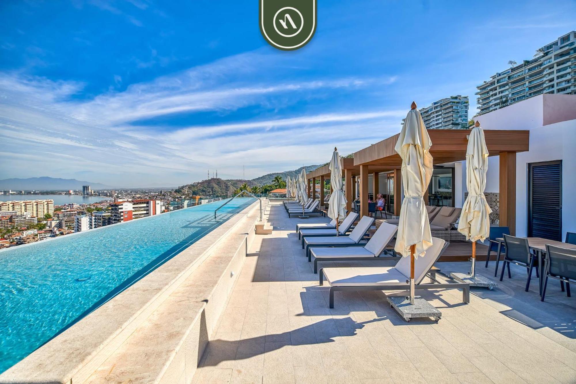 Apartment With Oceanview - 2br - Rooftop Pool Puerto Vallarta