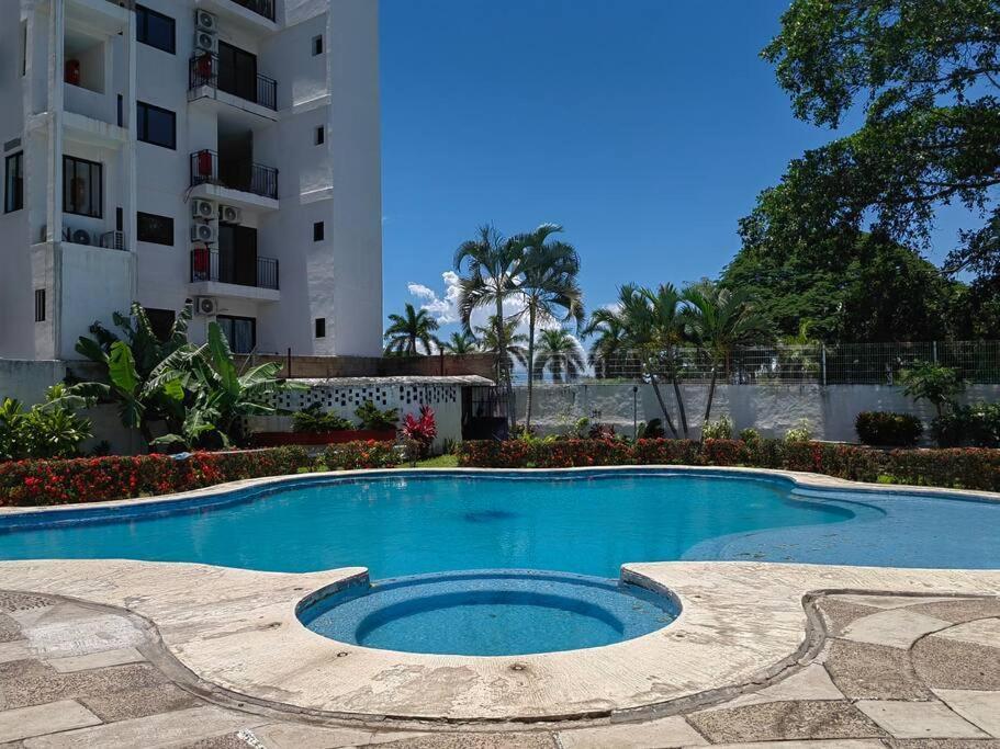 Apartamento Familiar, Amplio Y Con Alberca