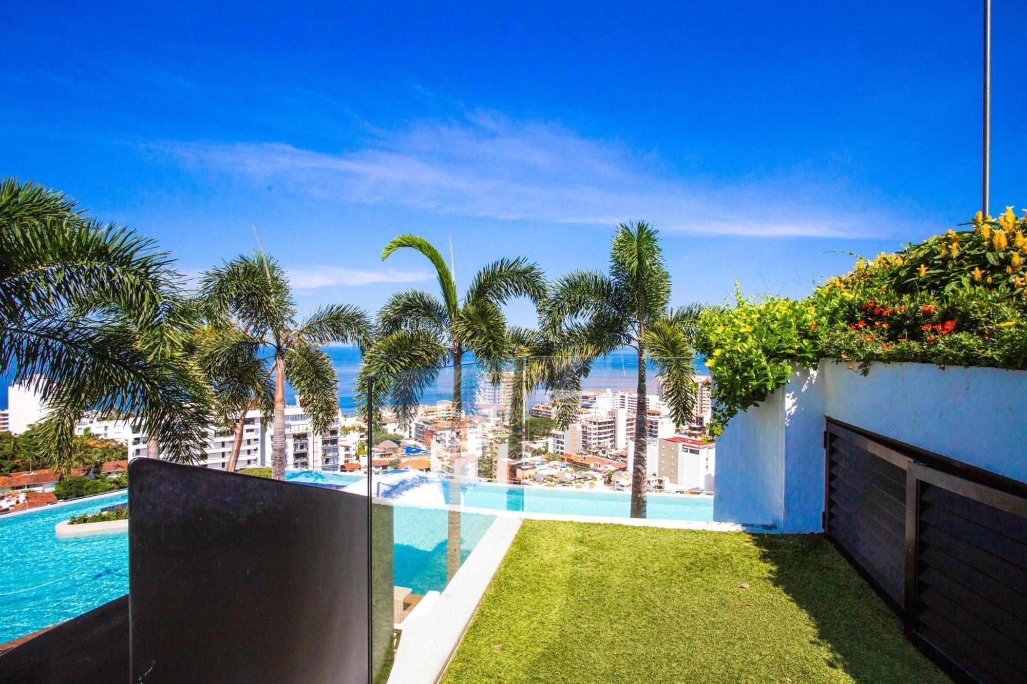 Pool & 2 Workspaces In Soho Pv * Puerto Vallarta