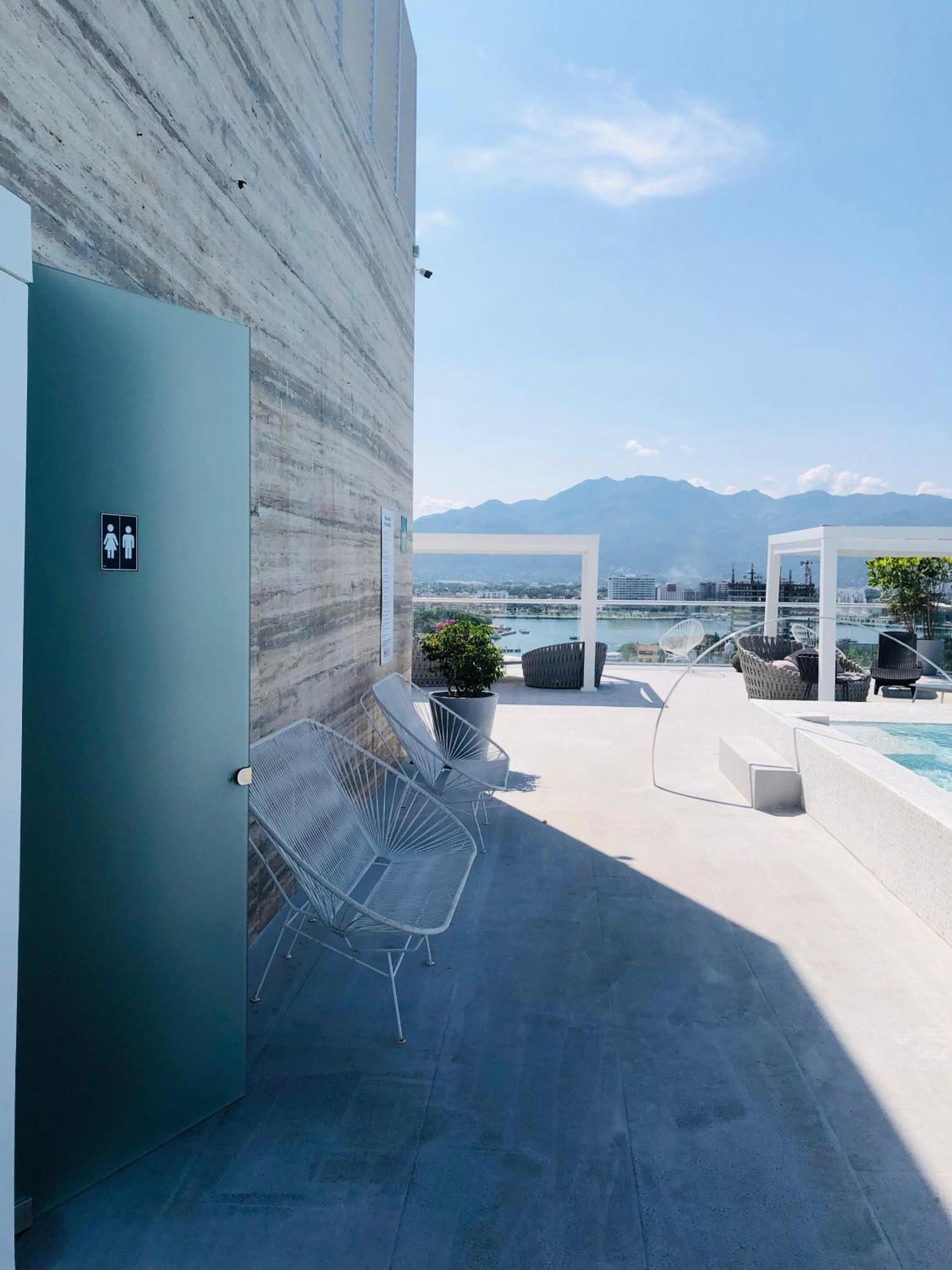 Luxurious Oceanfront With Unmatched Panoramic Views Apartment *