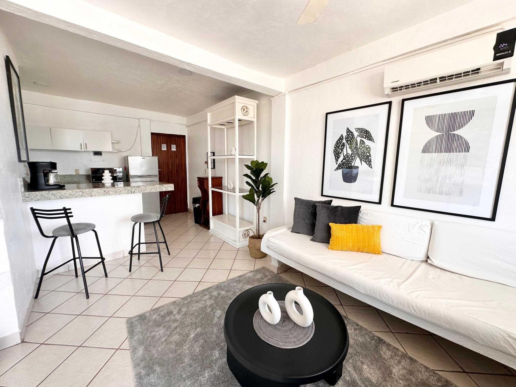 Modern - Near The Holiday home