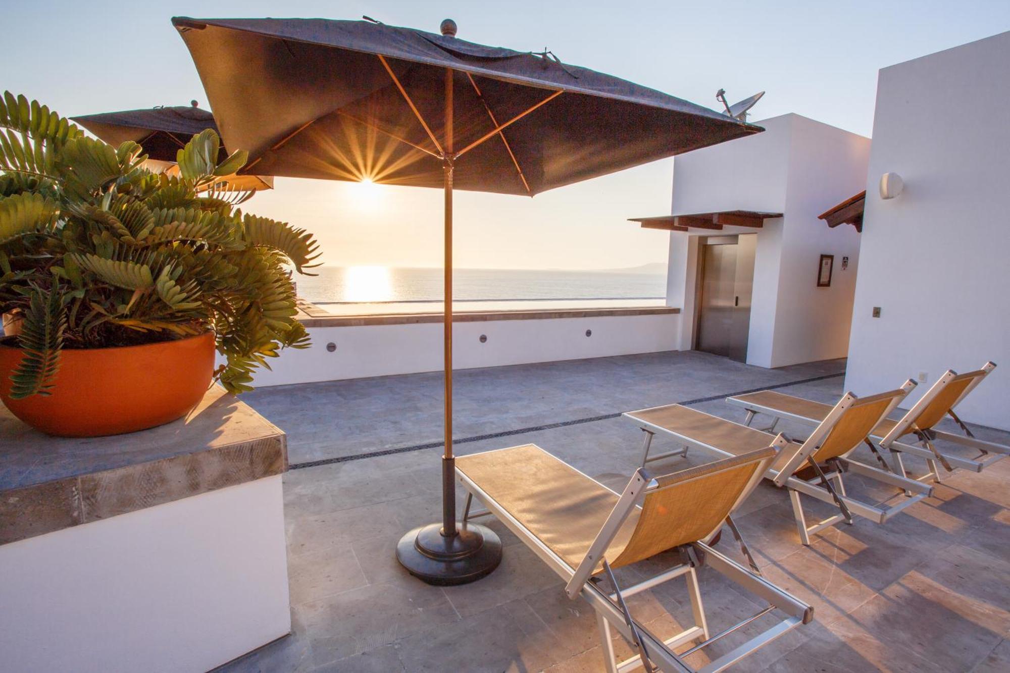 Apartment 1 Bedroom Stunning View 1200 Sf Loft Penthouse With 2 Bathrooms