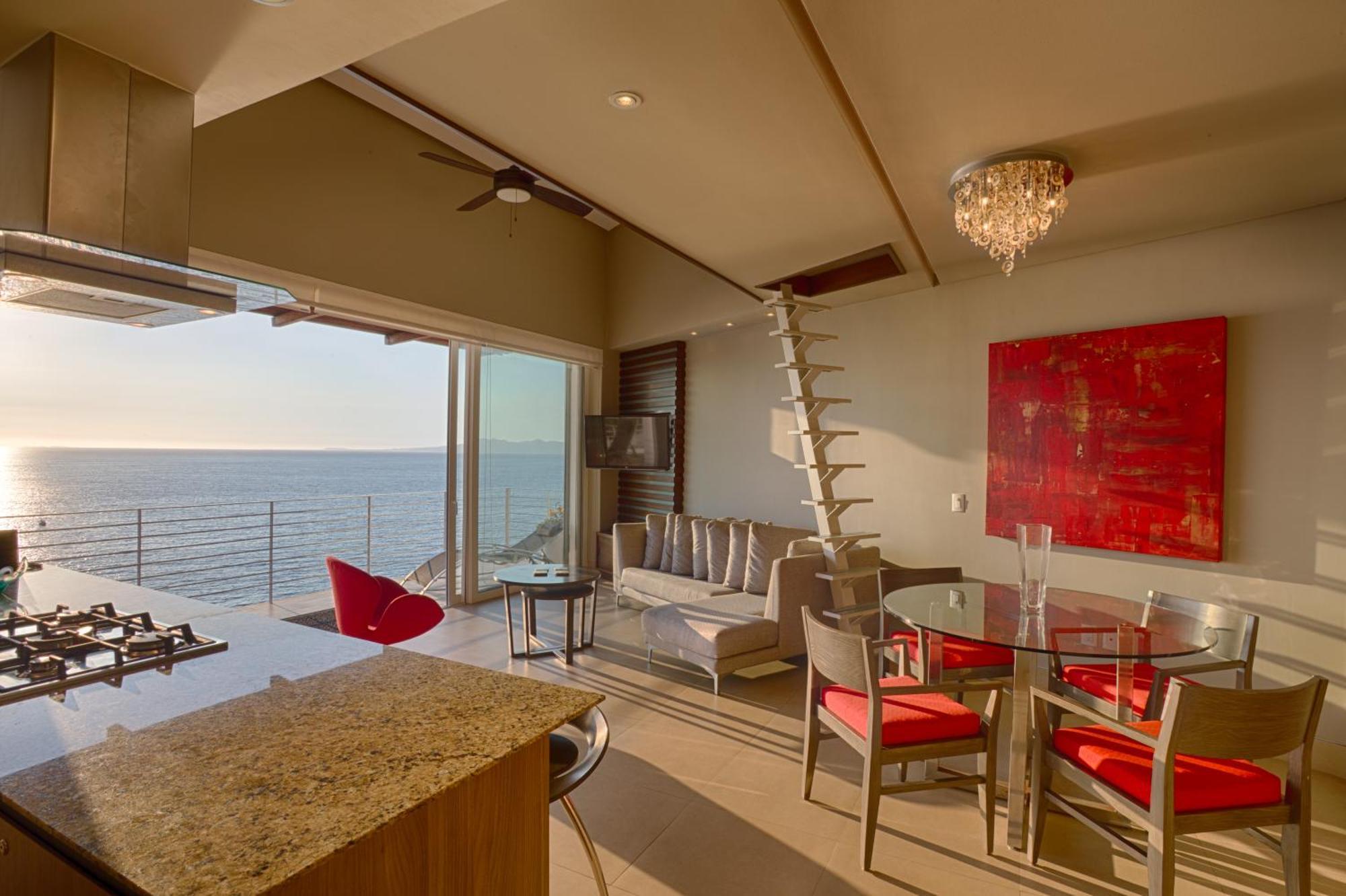 1 Bedroom Stunning View 1200 Sf Loft Penthouse With 2 Bathrooms *