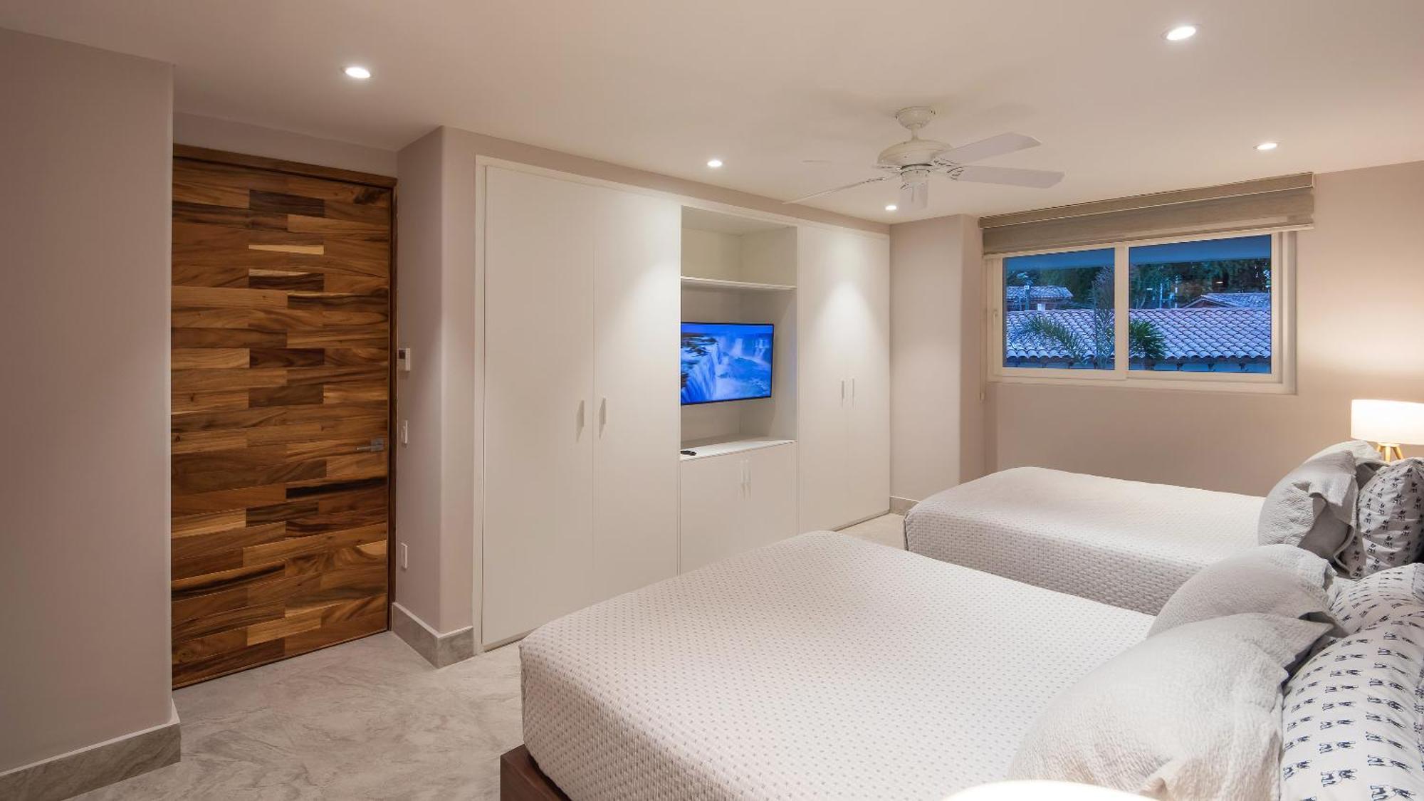 4 Bedroom Casa Indah Is A Gorgeous New 3400 Sf Apartment *