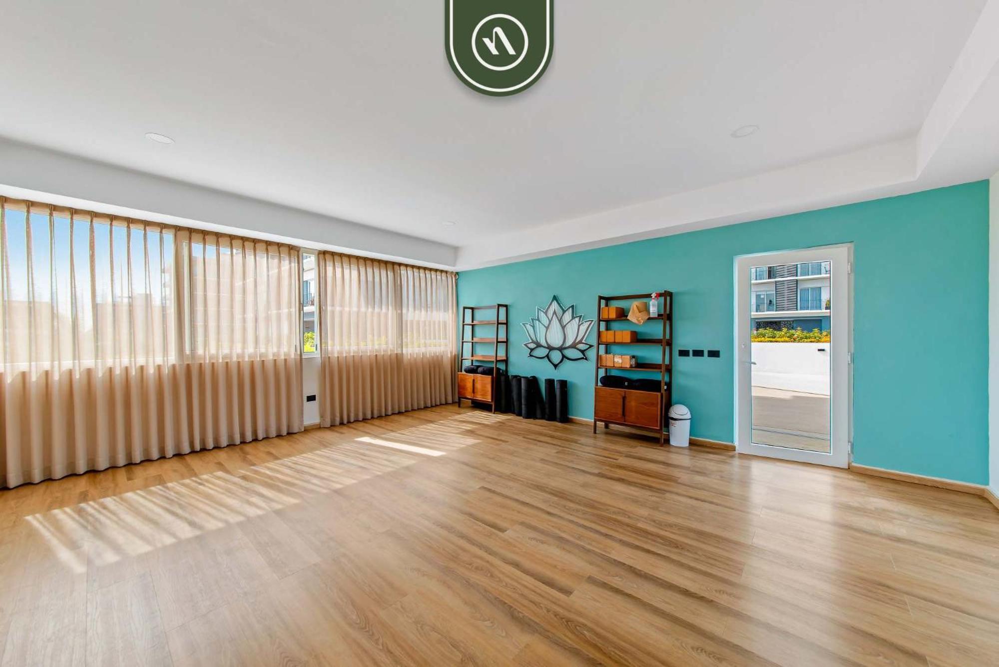 1br With Private Balcony - Zone Apartment *