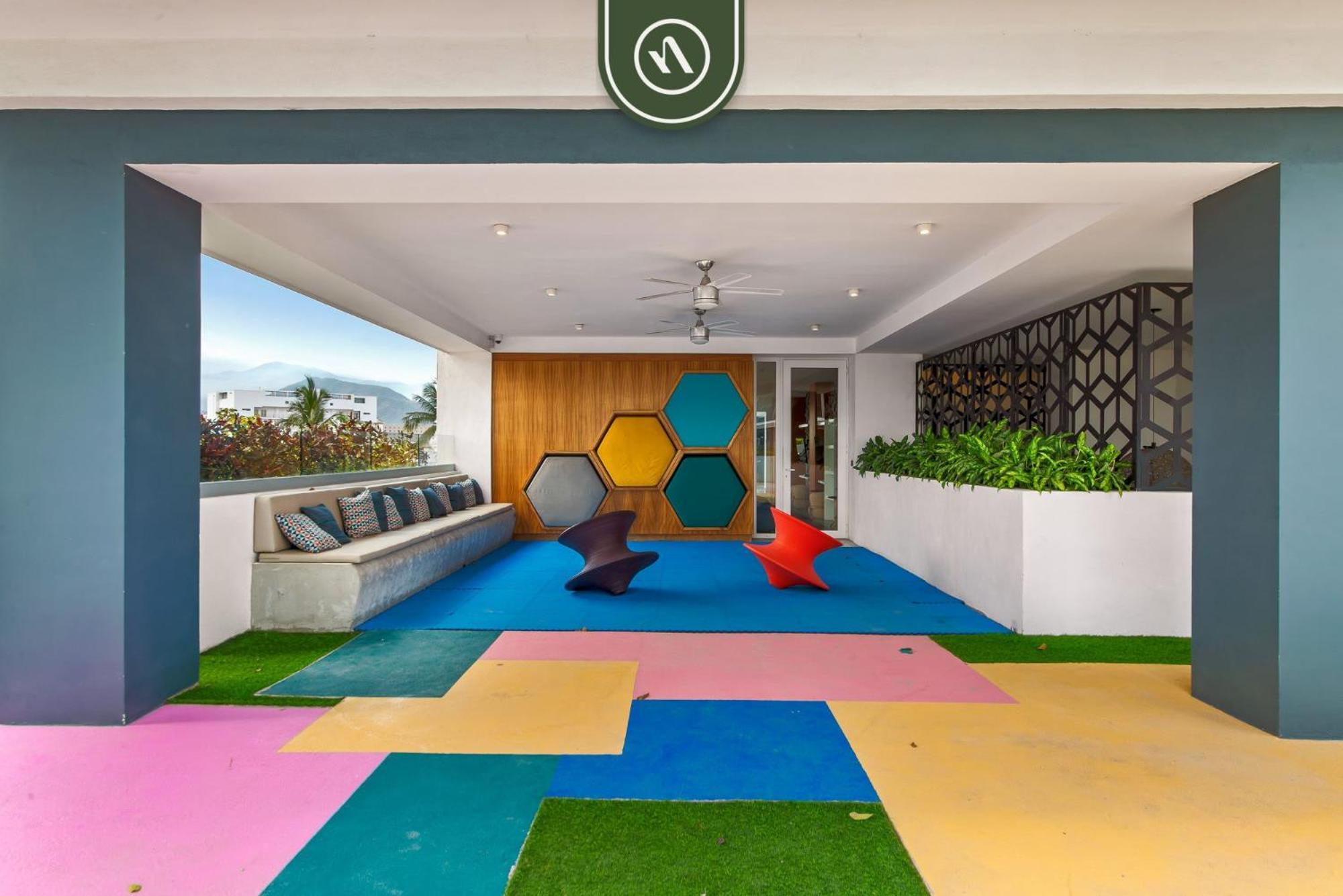 1br With Private Balcony - Zone *