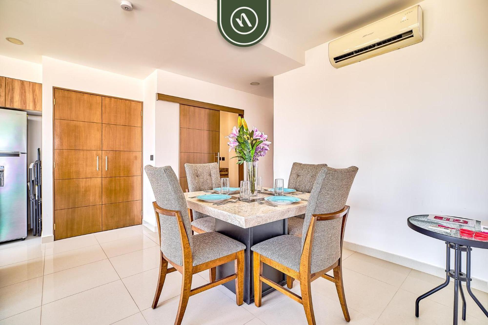 Apartment 1br With Private Balcony - Zone *