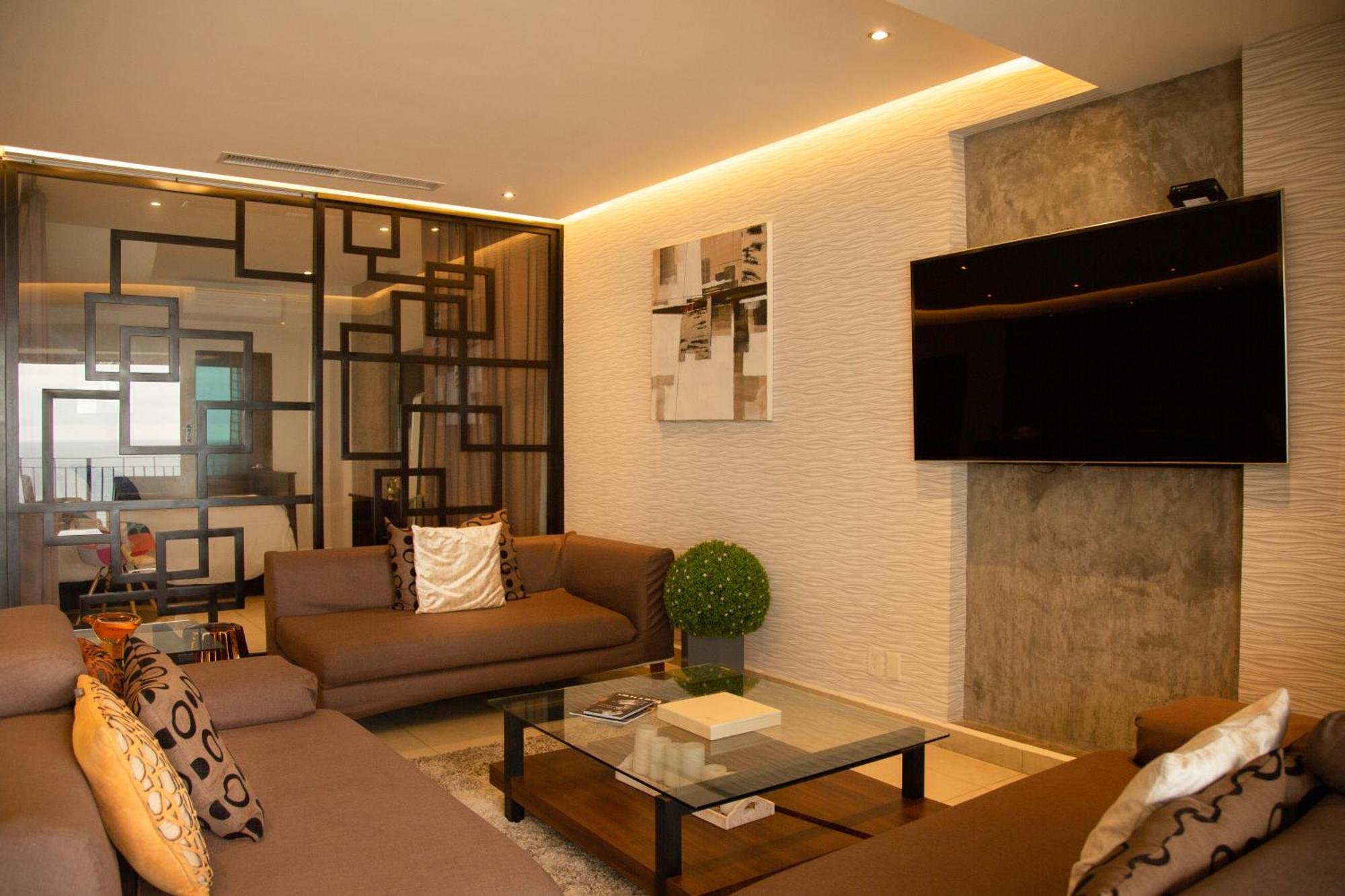 Gorgeous 15 Floor Grand Venetian Apartment