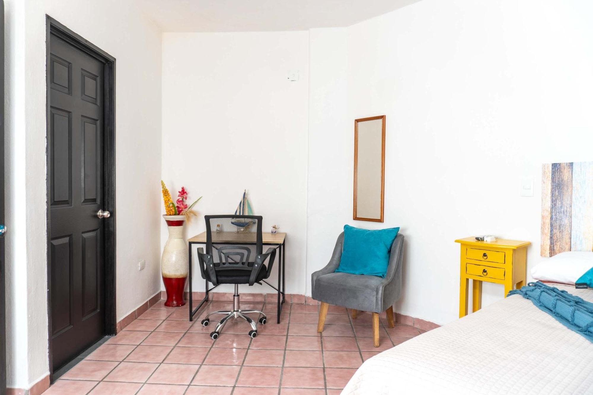Spacious With Private Bathroom And Work Area *