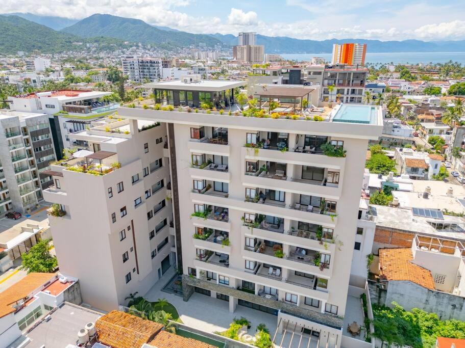 Hidden Park - 7th Floor With Rooftop Pool At Versalles Apartment