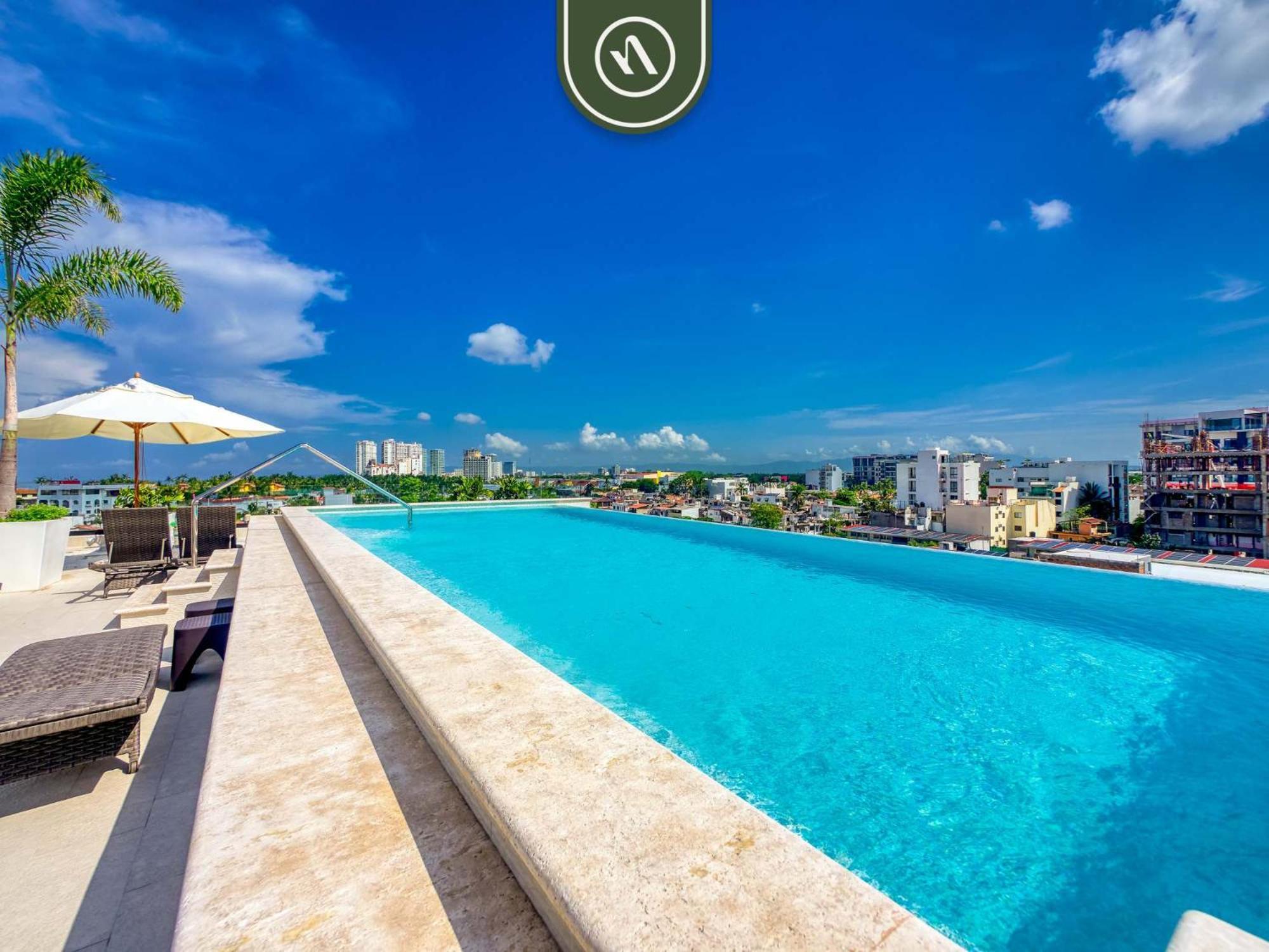 Amazing 2 Bedroom In Versalles - Rooftop Pool Puerto Vallarta