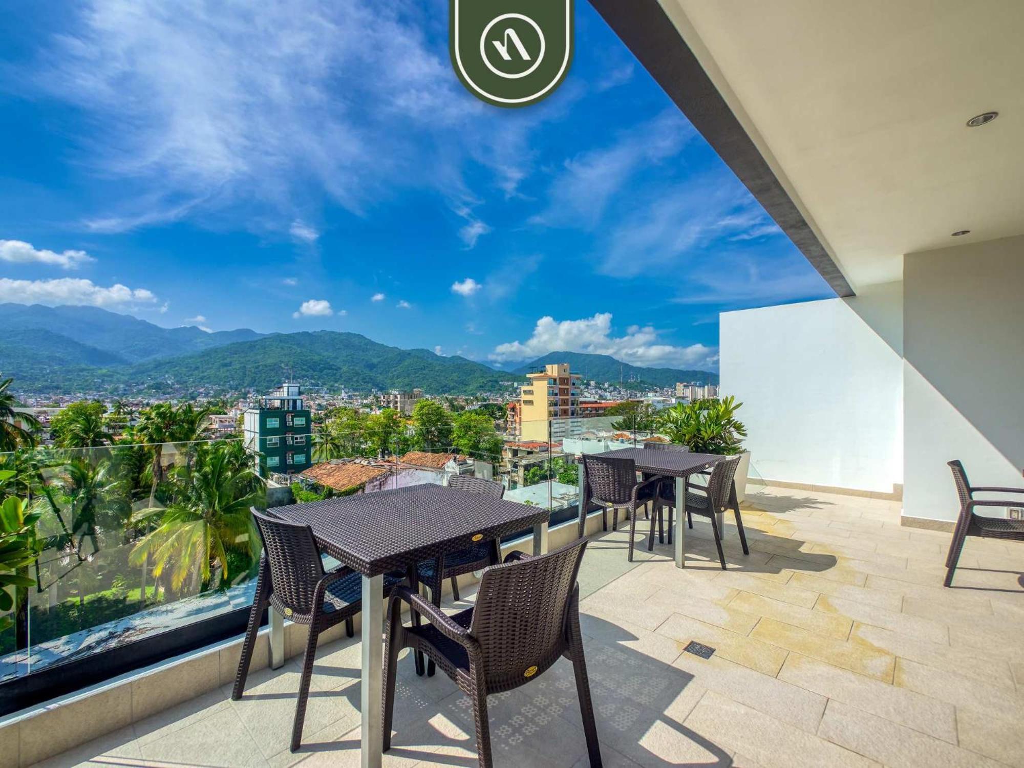 Amazing 2 Bedroom In Versalles - Rooftop Pool * Puerto Vallarta