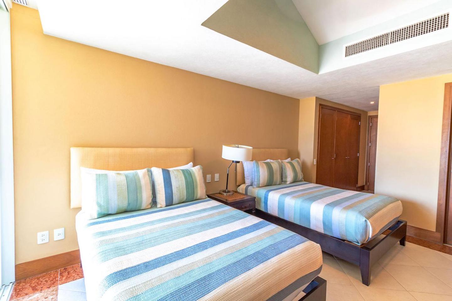 Apartment Grand Venetian 1104 Puerto Vallarta