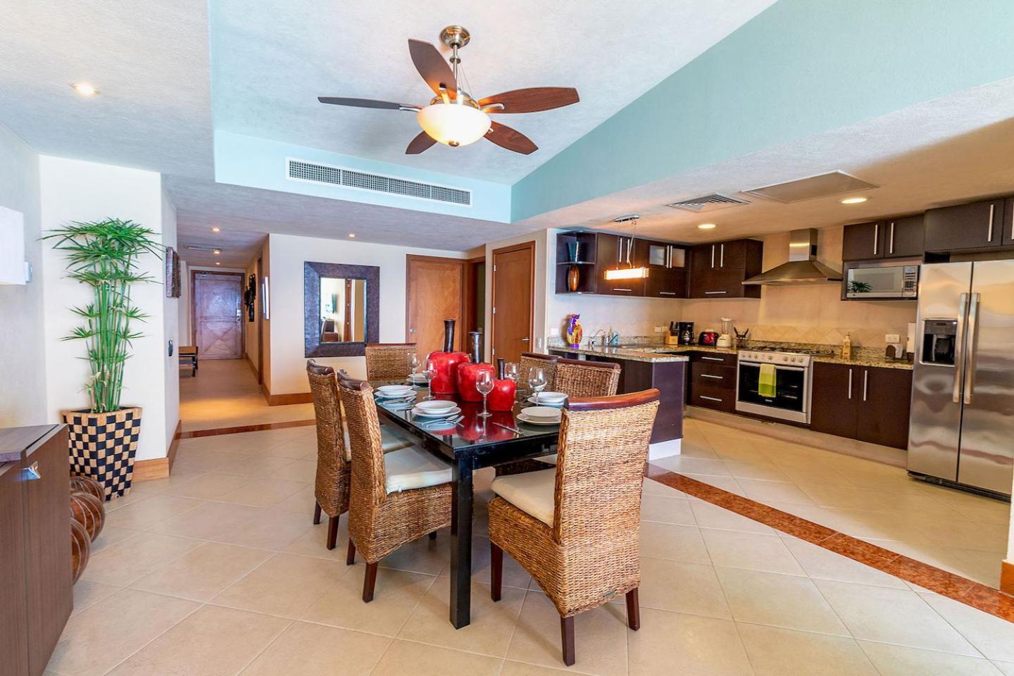 Grand Venetian 1104 Apartment