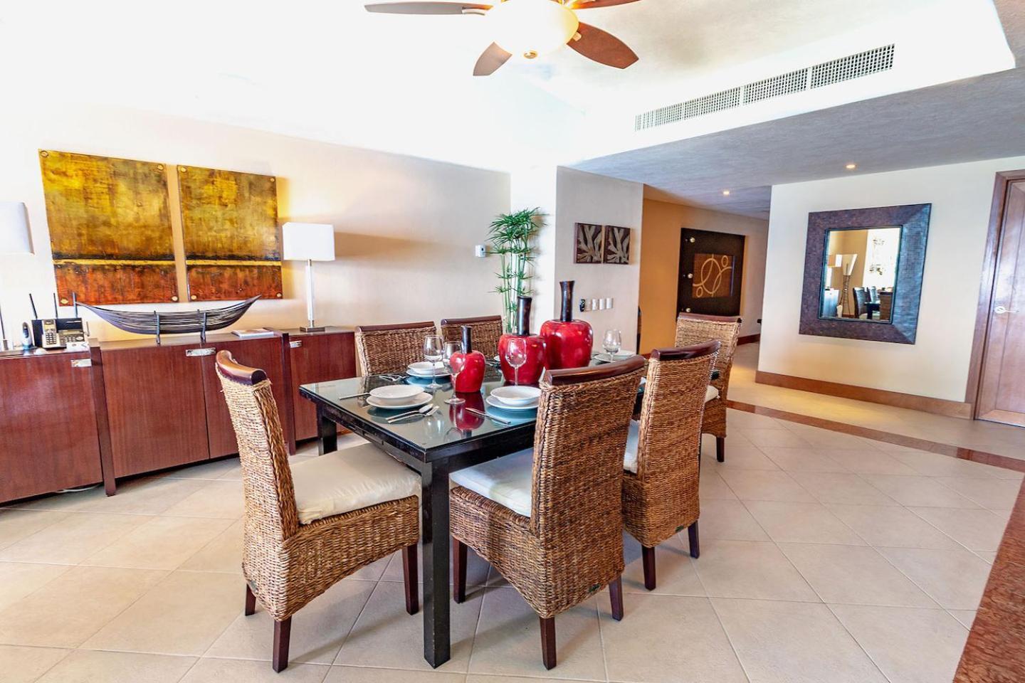Apartment Grand Venetian 1104 *