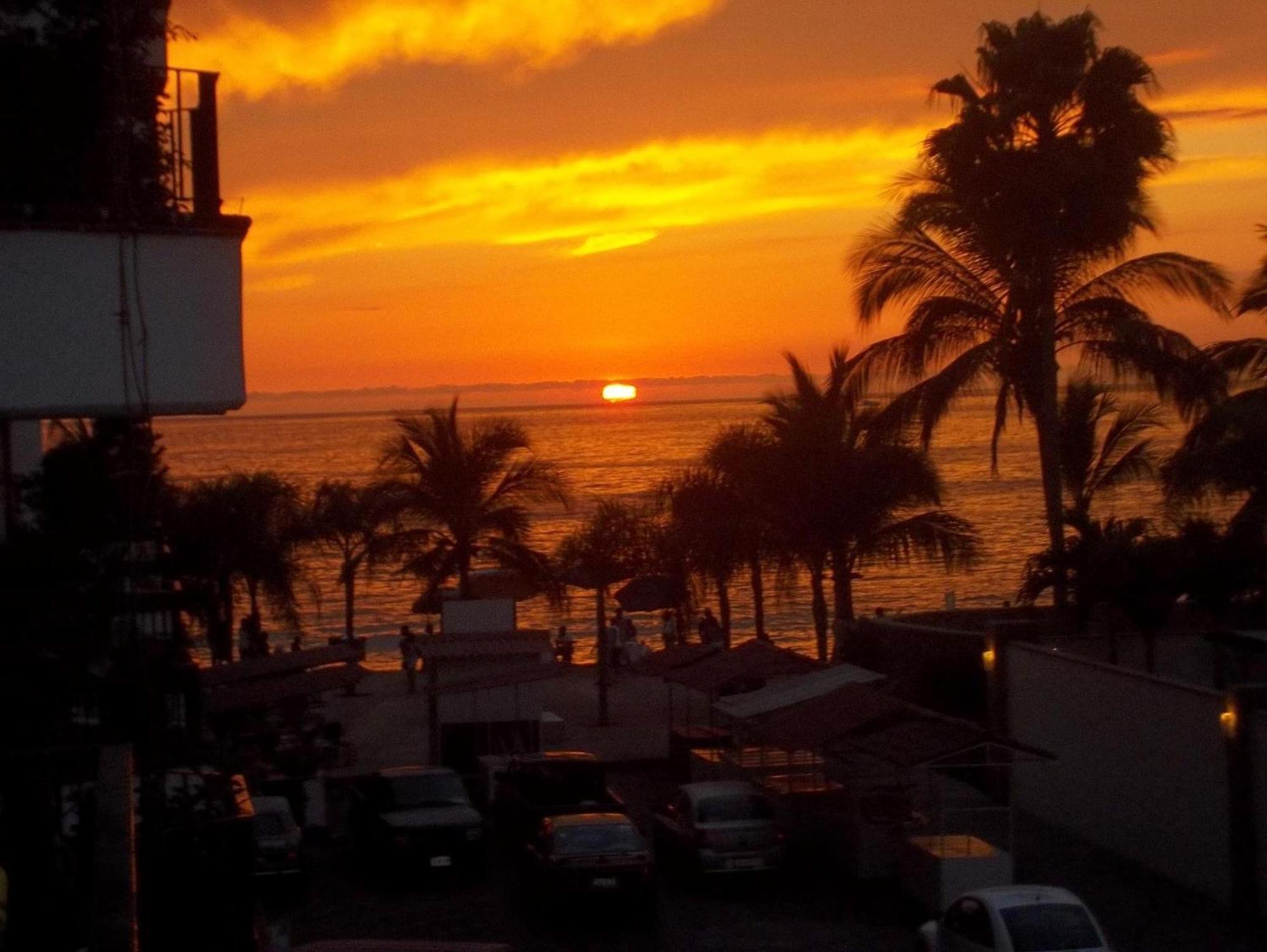 Beautiful Jr In The Heart Of Half A Block From The Puerto Vallarta