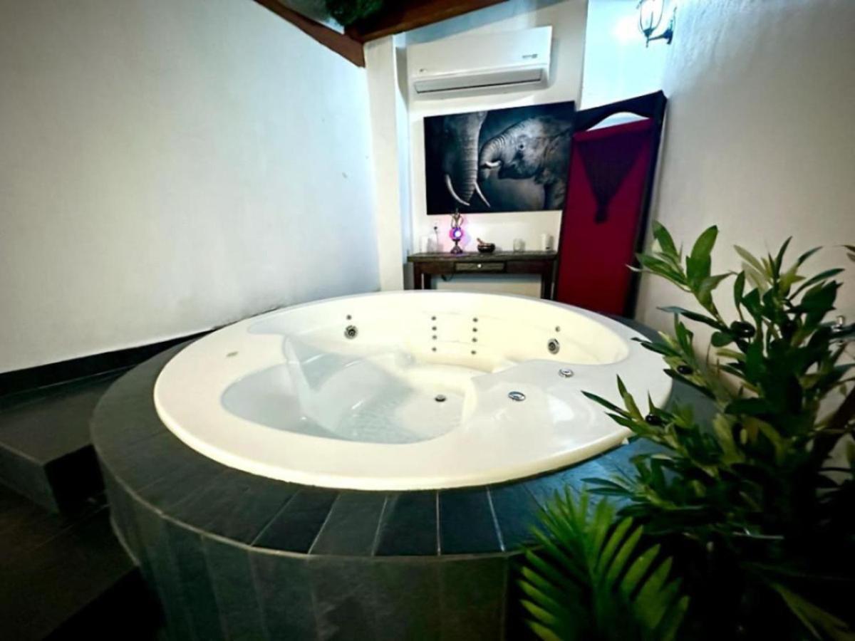 Entire In Villa *