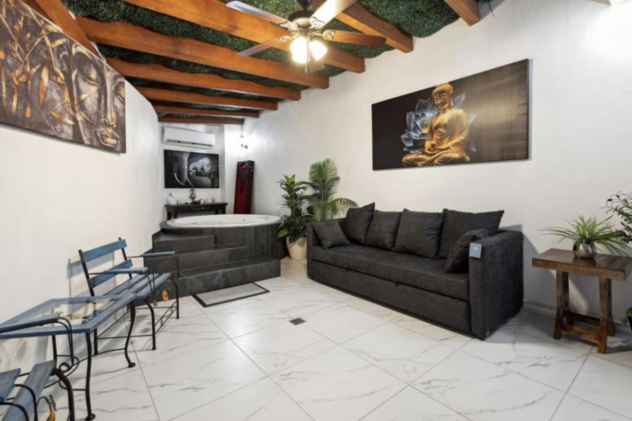 Villa Entire In *