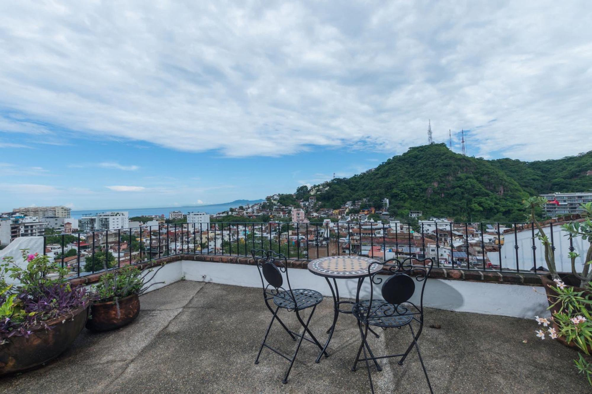 Charming 2bdr Romantic Zone Pool With View Apartment